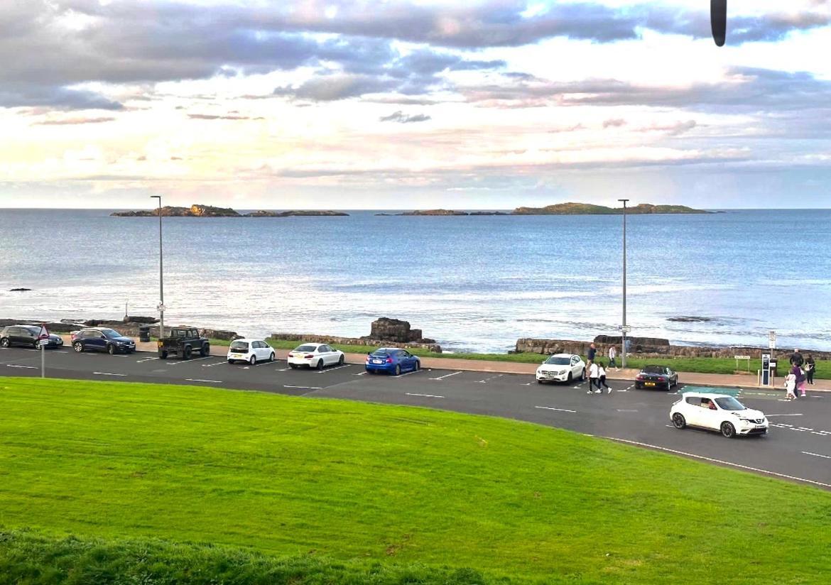 Apartamento Stunning 3 Bed Seafront Mansion Building Sleeps 6 Adults Or 8 With Kids Portrush Exterior foto